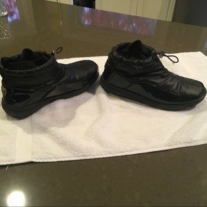 Sporto slip on boots with faux fur lining everywhere inside.